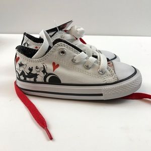 Converse infant Looney Tunes Pepe Le pue chucks